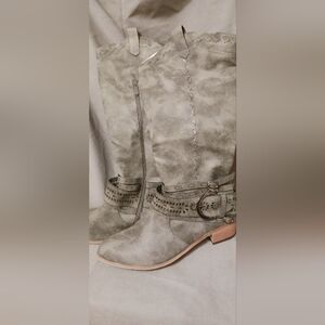 NEW Fashion boots, country inspired.